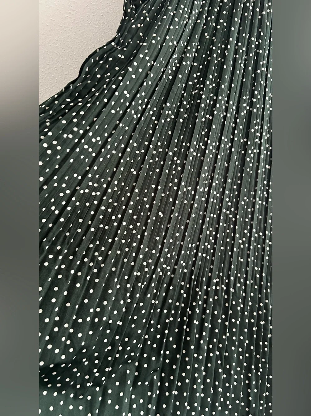 Exlura Green Polka Dot Pleated Midi Skirt